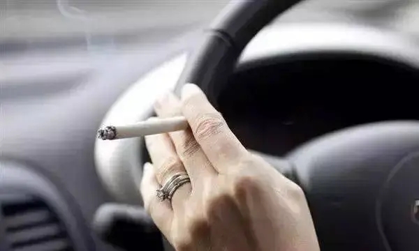 轿车里有烟味会造成什么伤害？河南轿车除烟味公司说说